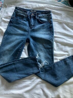 Judy Blue Indigo Skinny Jeans with Knee Distress